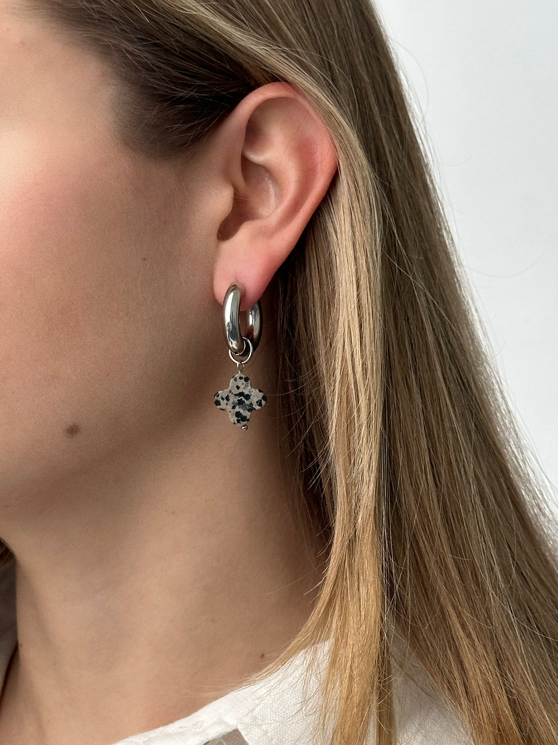 Підвіс "Чотирилисник" з долматинової яшми