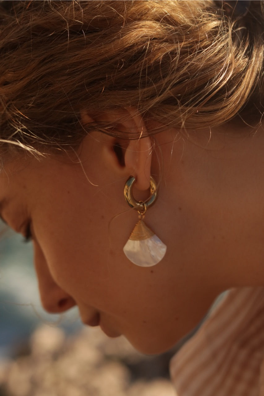 Підвіс "Пелюстка перламутрова"